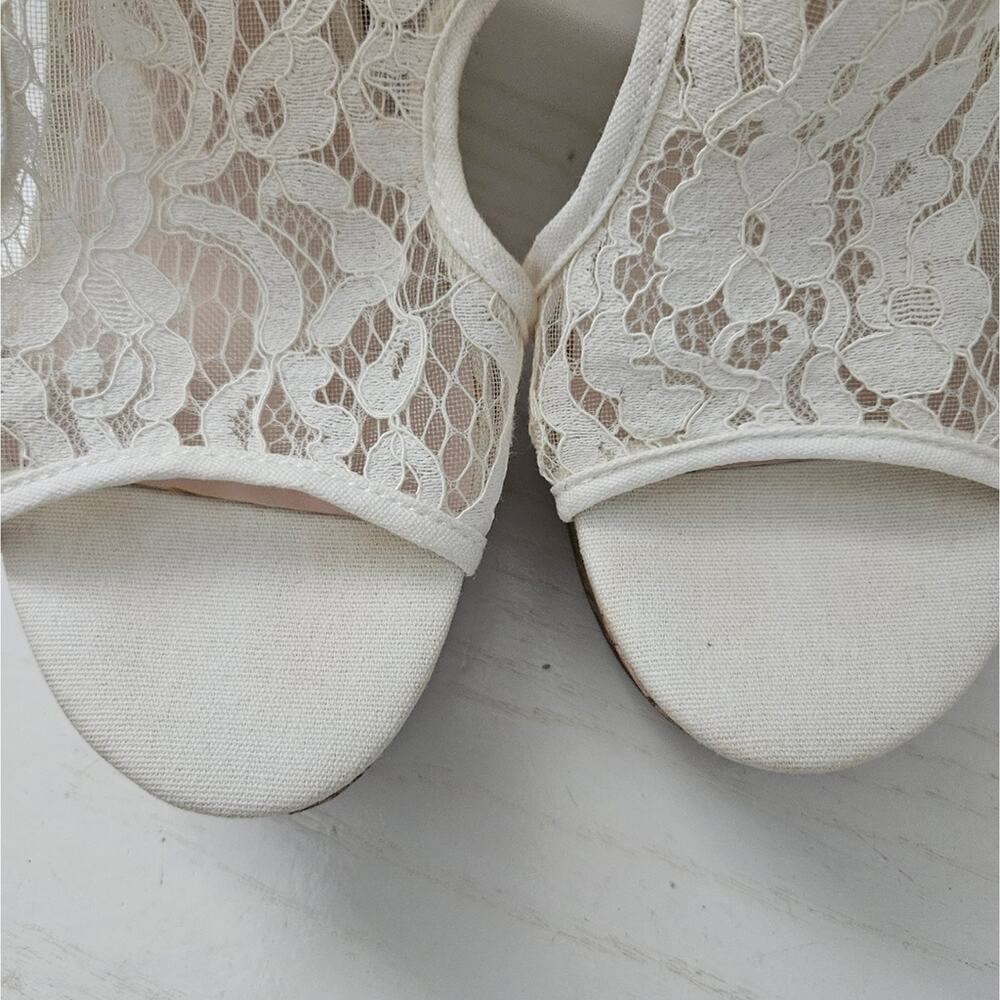 Fergalicious Vandalia Cream Women's size 9 M Lace Wedge Sandal Shoes - Picture 3 of 8
